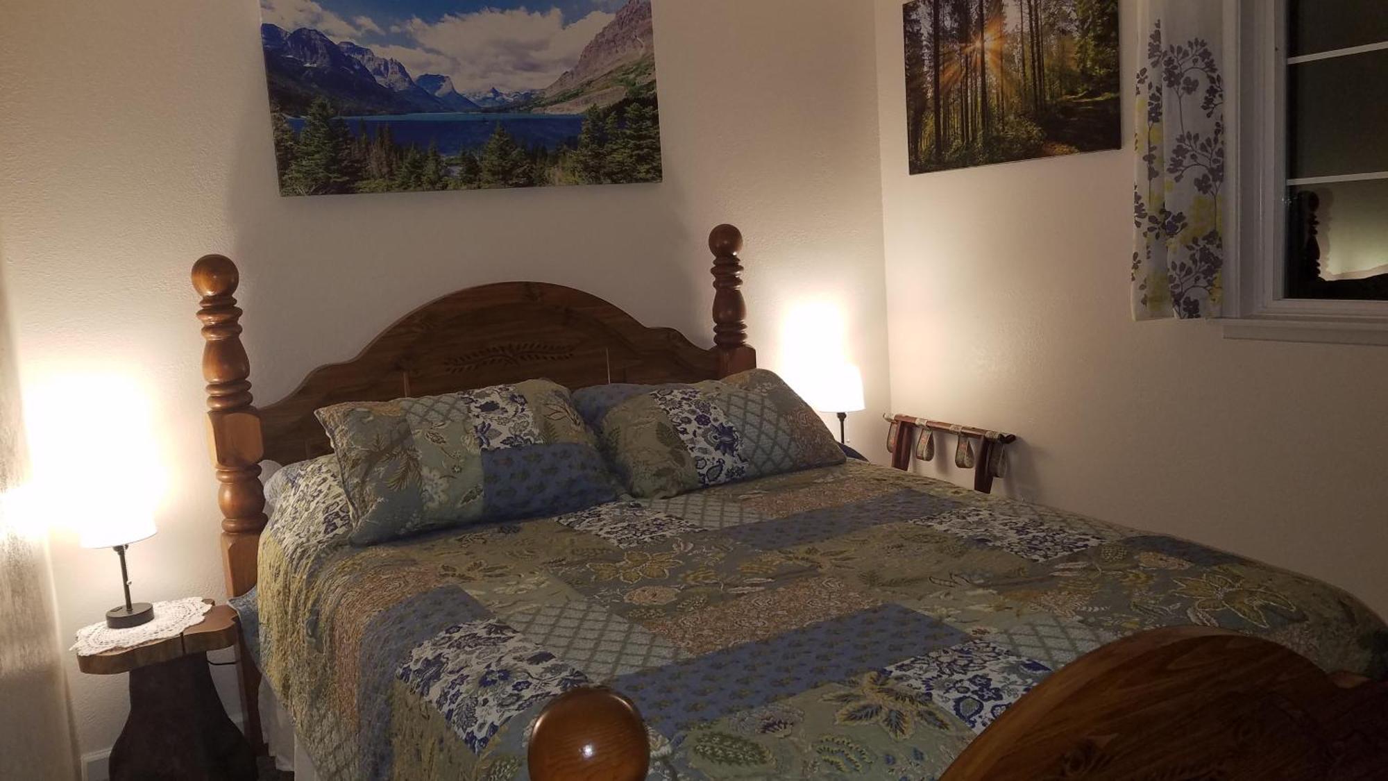 Hidefaraway 1 Queen 1 Full Beds For Same Price Sekiu Kültér fotó