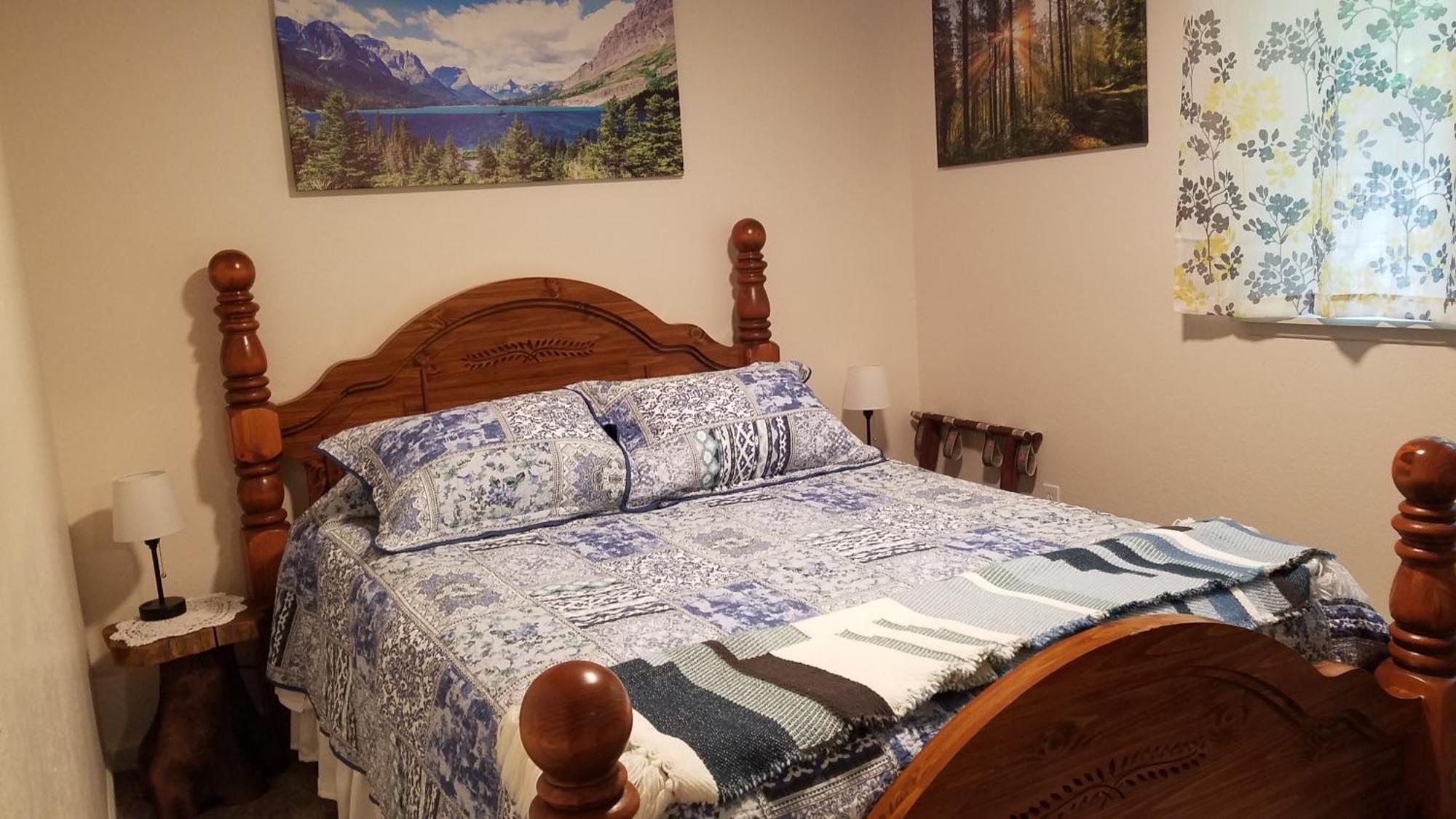Hidefaraway 1 Queen 1 Full Beds For Same Price Sekiu Kültér fotó